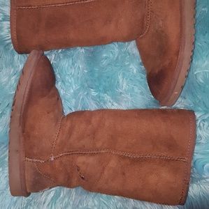 Girls UGGS boots